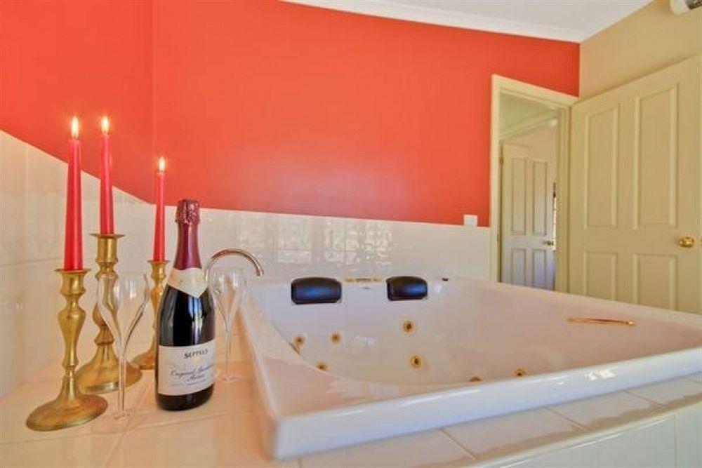 Beechworth Cedar Cottages Екстериор снимка